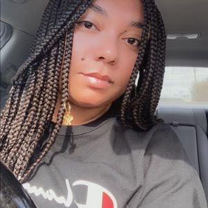 Meet your Posher, Alexis